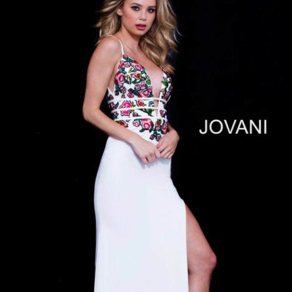 Jovani 61150 Jersey Gown with Flowers
Dress prom